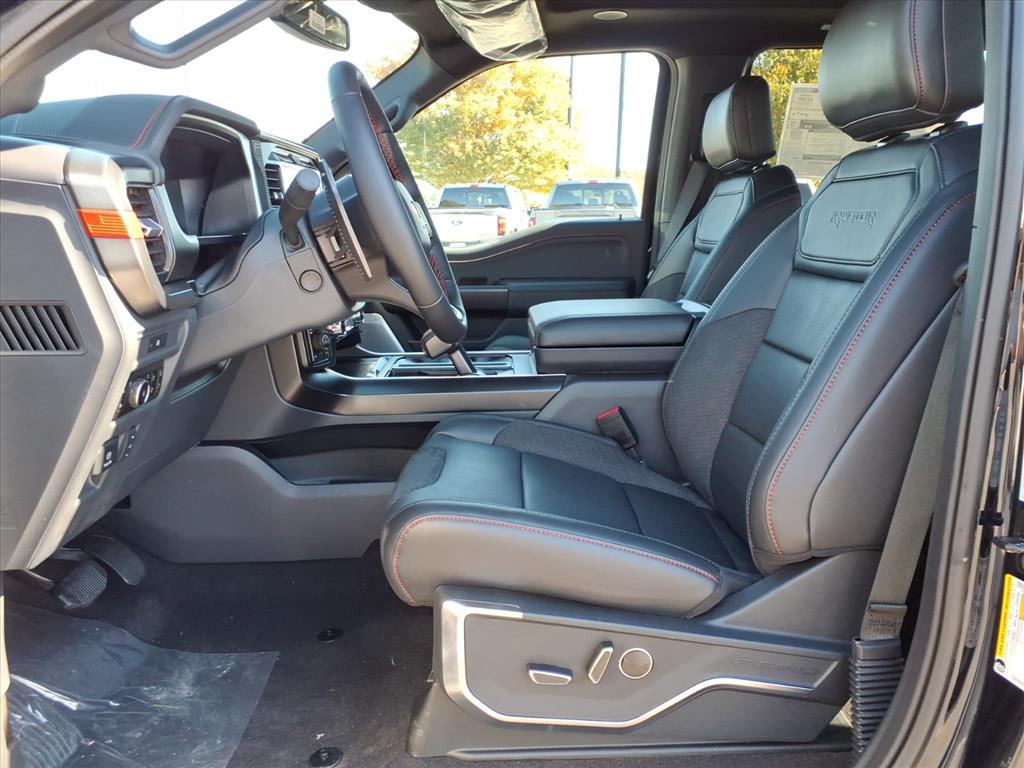 2025 Ford F-150 Raptor photo 2