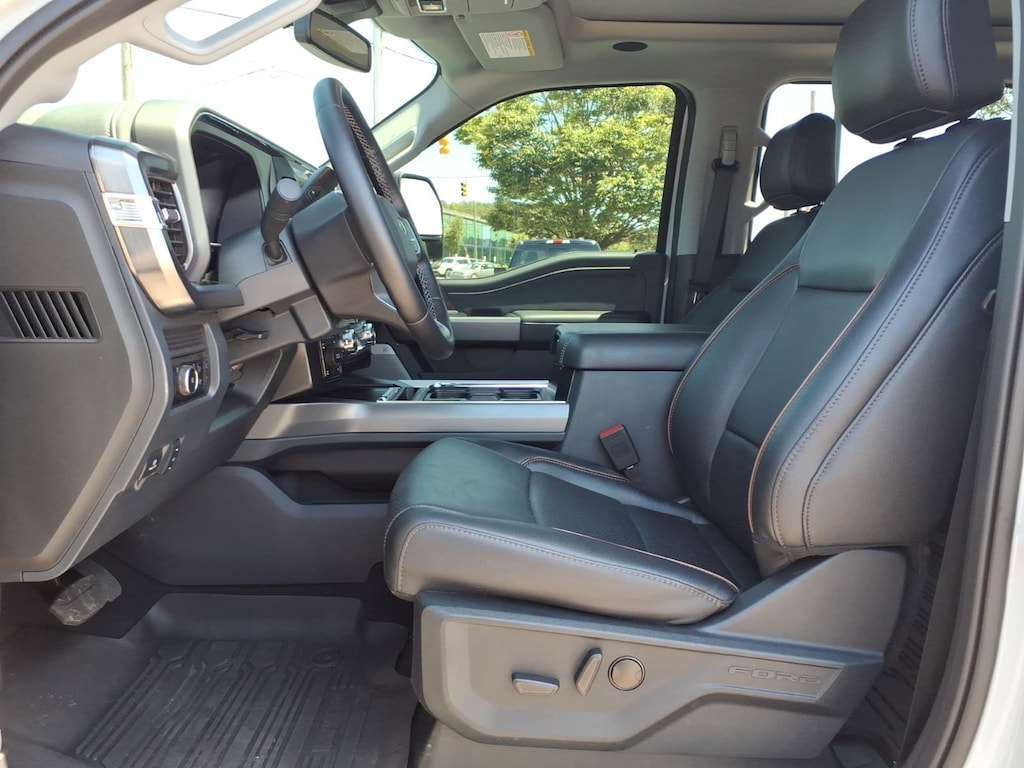 Used 2025 Ford F-350 Super Duty Lariat Truck Crew Cab