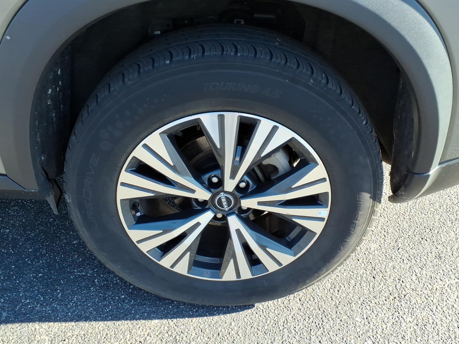 2023 Nissan Rogue SV - Photo 25