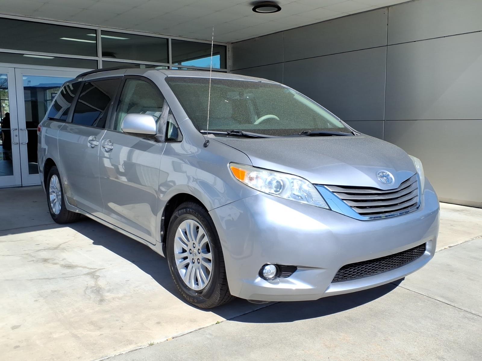 2011 Toyota Sienna XLE