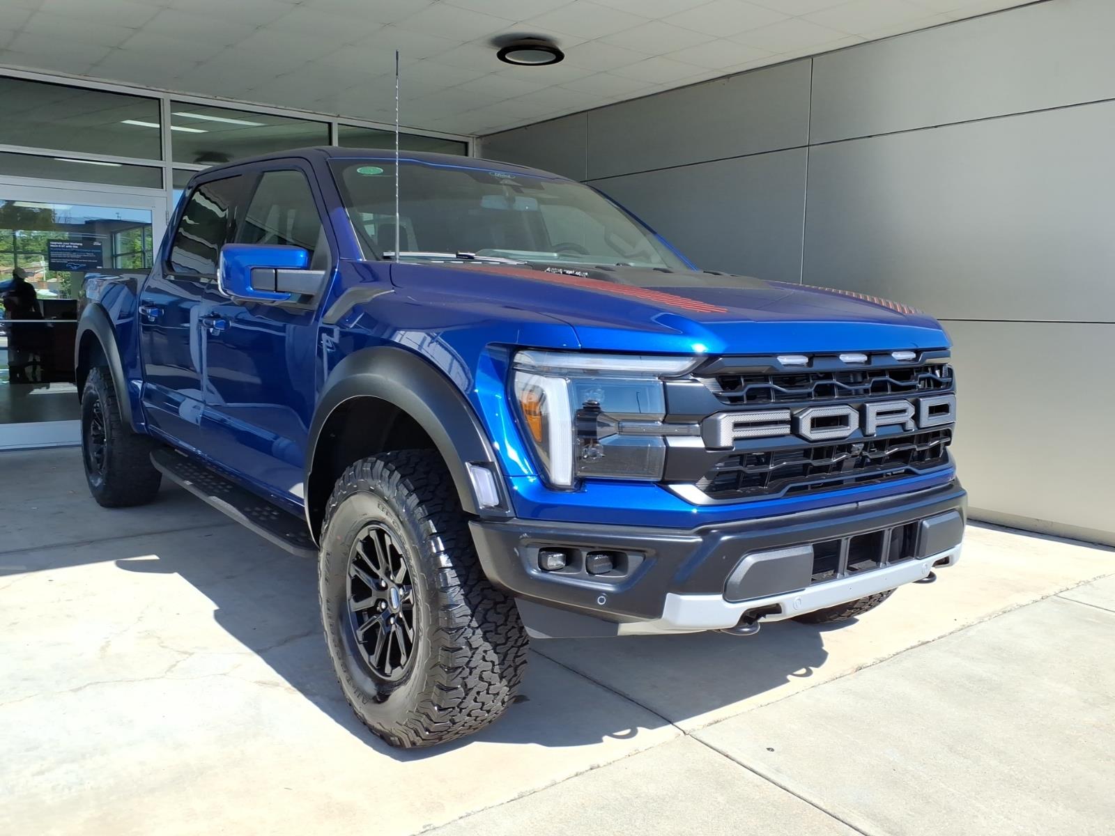 New 2026 Ford F-150 Raptor 4x4 Raptor SuperCrew 5.5 ft. SB