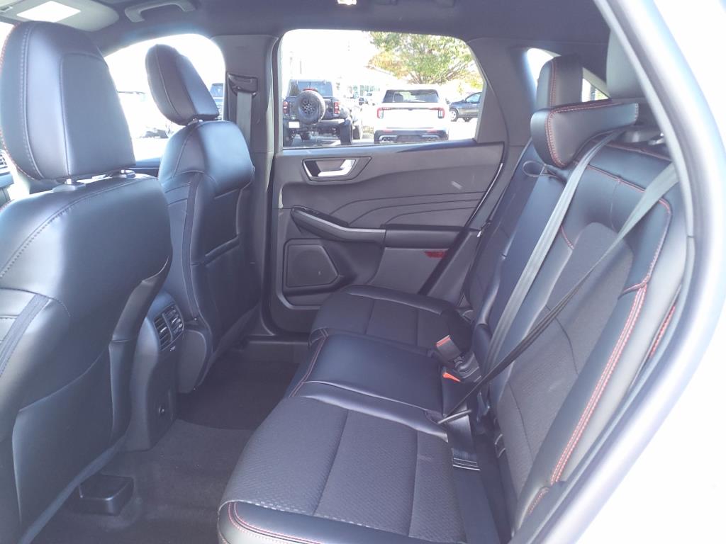 2025 Ford Escape ST-Line photo 4