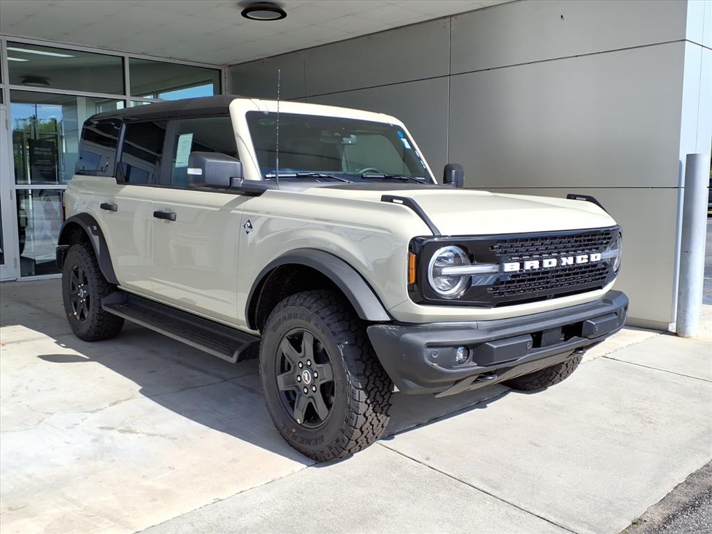 2025 Ford Bronco 4-Door Outer Banks's photo