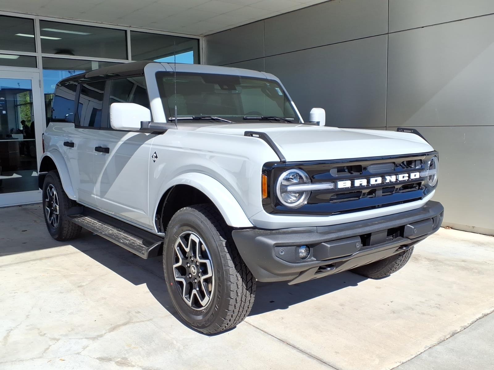 2026 Ford Bronco Outer Banks 4x4 Outer Banks  SUV