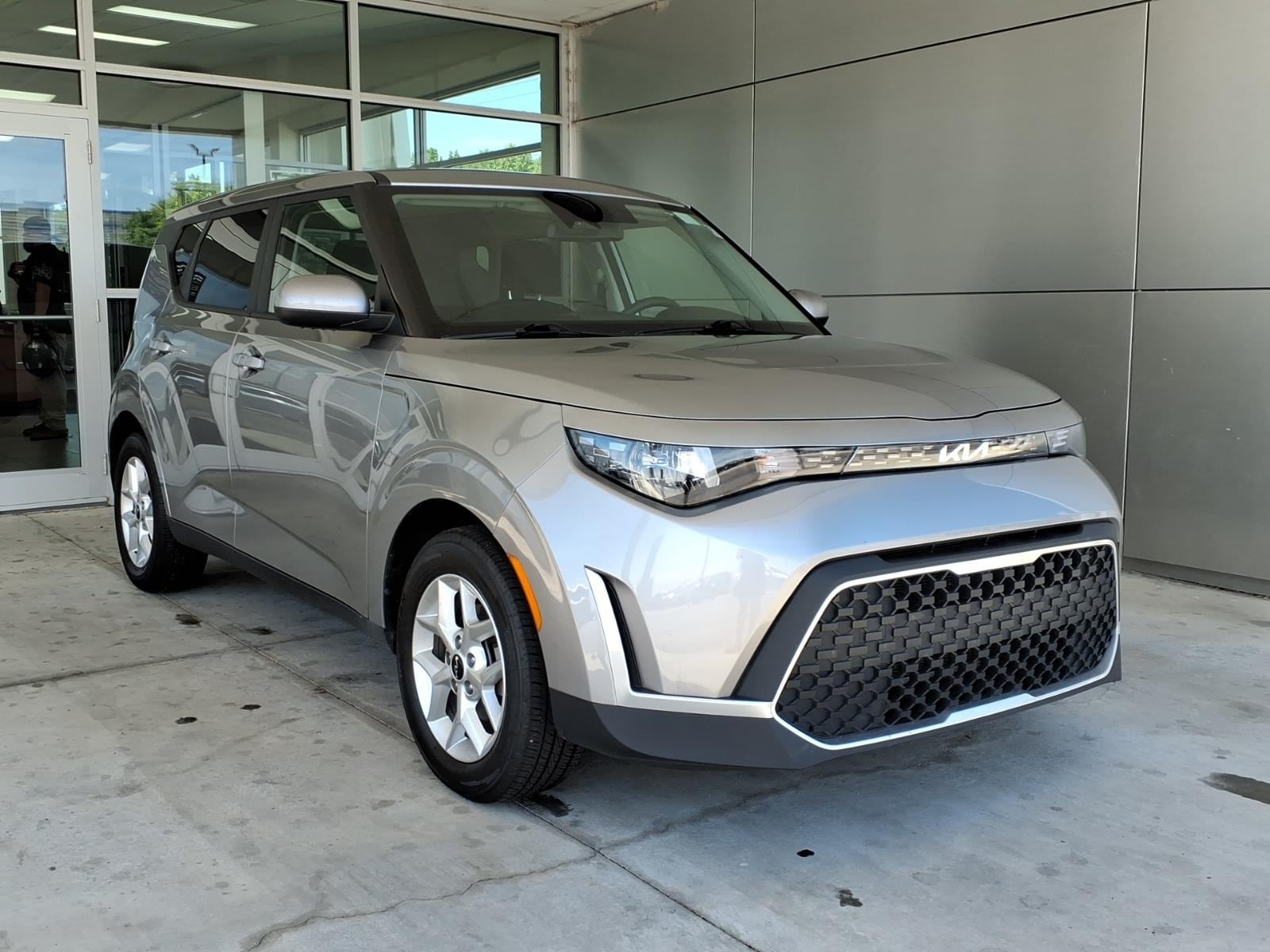 2025 Kia Soul 2.0L LX IVT's photo
