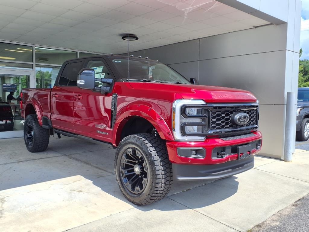New 2025 Ford F-250 Super Duty Lariat 4x4 Lariat Crew Cab 6.8 ft. SB Pickup