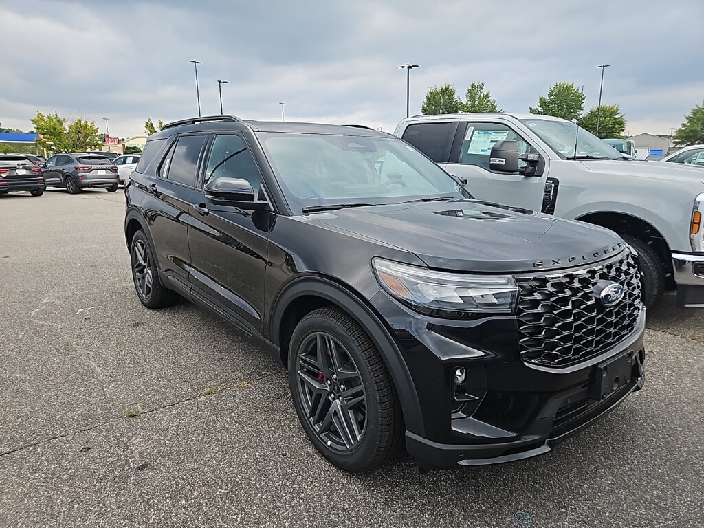 2025 Ford Explorer ST photo 3