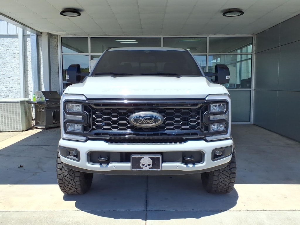 Used 2025 Ford F-350 Super Duty Lariat Truck Crew Cab