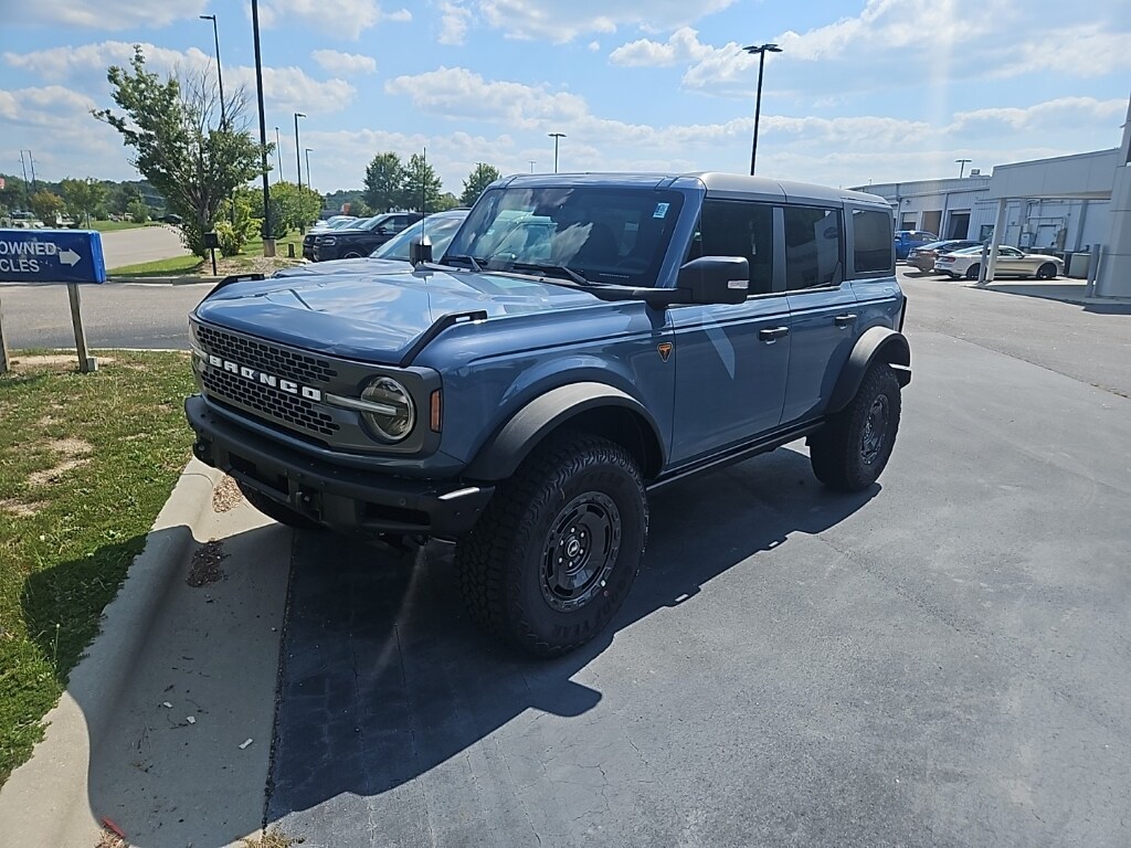 2025 Ford Bronco Badlands photo 2