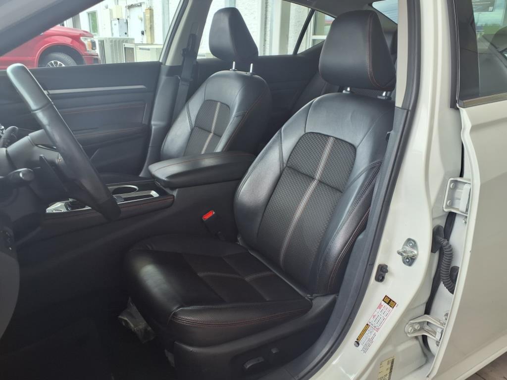2023 Nissan Altima 2.5 SR photo 3