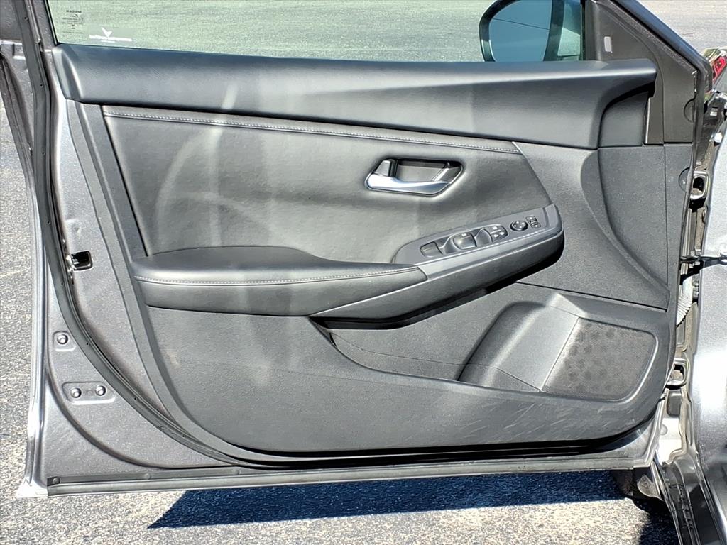 2024 Nissan Sentra SV photo 4