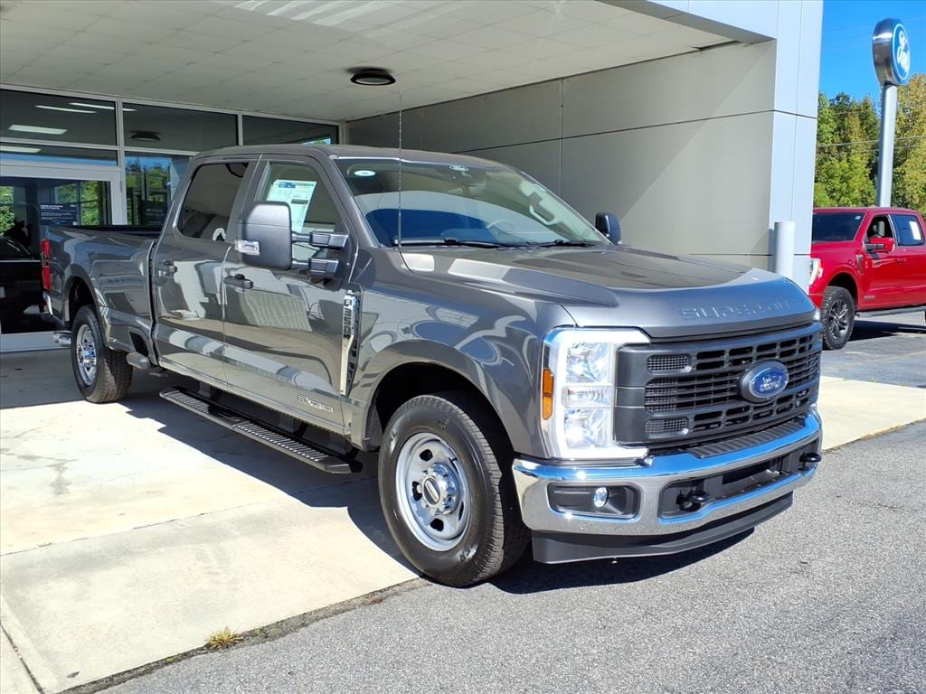 2026 Ford F-350 Super Duty XL's photo