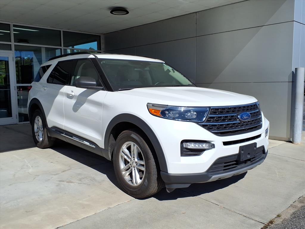 2023 Ford Explorer XLT's photo