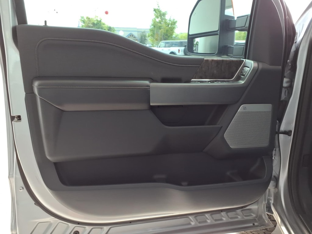 Used 2024 Ford F-250 Super Duty Lariat Truck Crew Cab