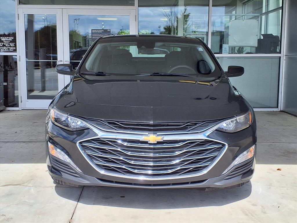 2024 Chevrolet Malibu 1LT photo 2