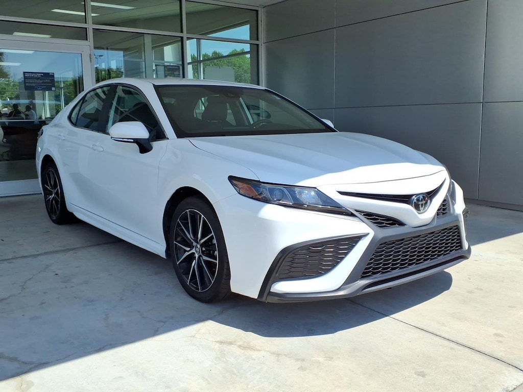 Used 2024 Toyota Camry SE Sedan