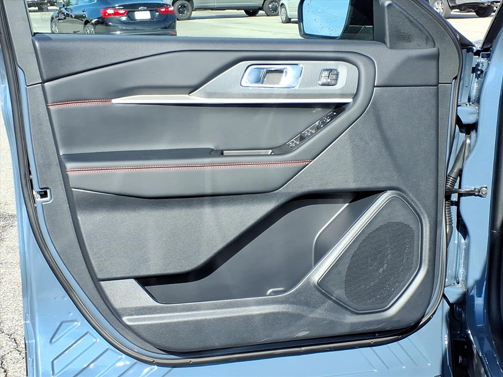 2026 Ford Explorer ST-Line photo 4