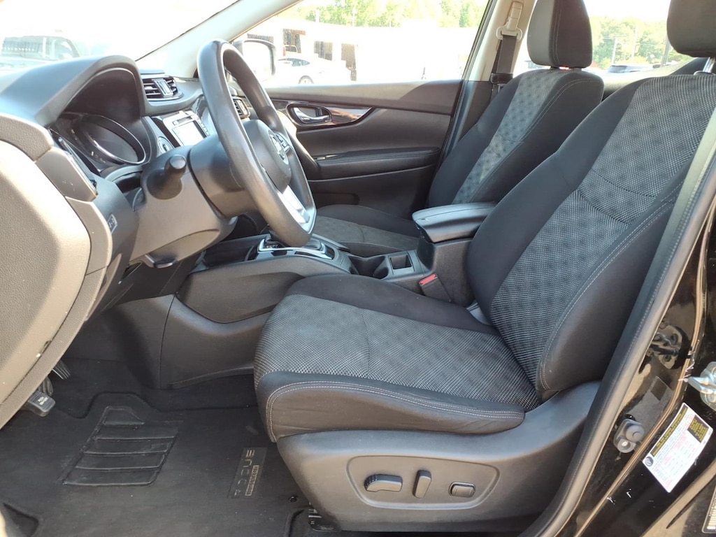 Used 2020 Nissan Rogue Sport SV SUV