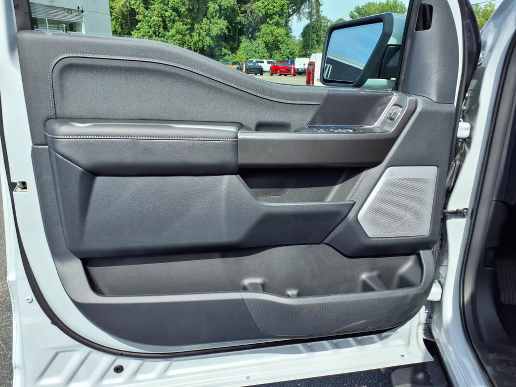 2025 Ford F-150 Lariat photo 4