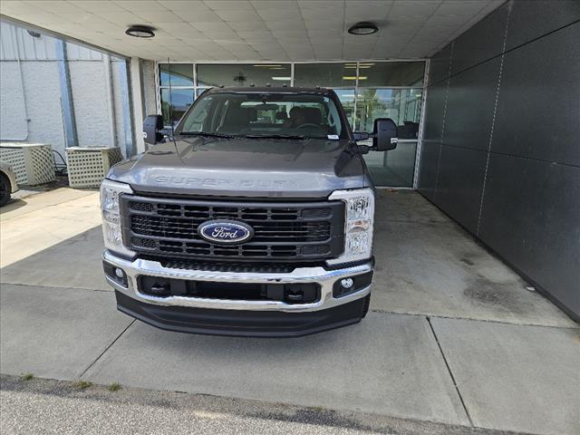 2025 Ford F-350 XL photo 4