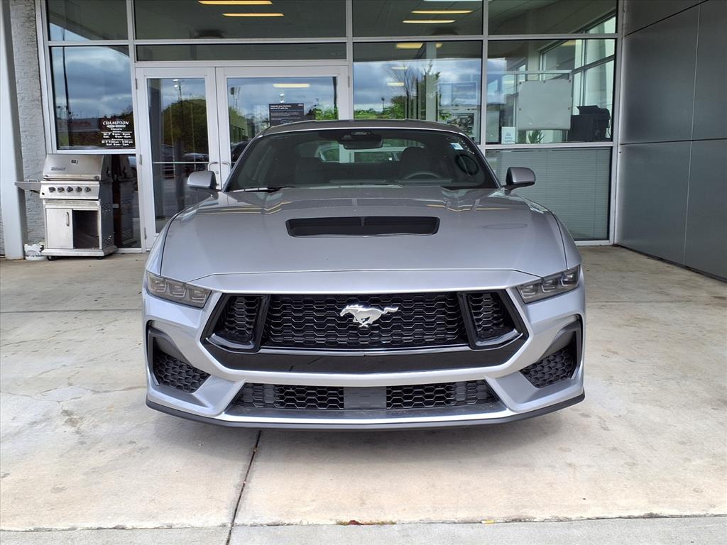 2025 Ford Mustang GT photo 2