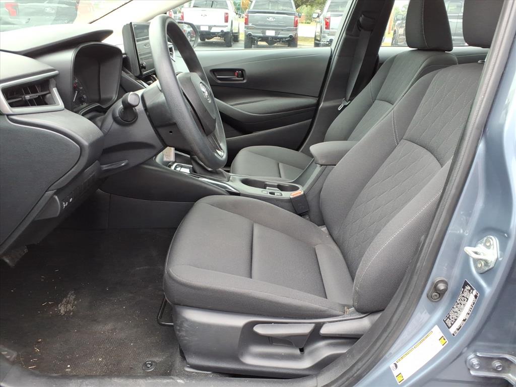2023 Toyota Corolla LE photo 3
