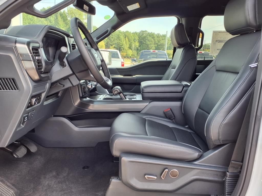 2025 Ford F-150 Lariat photo 3