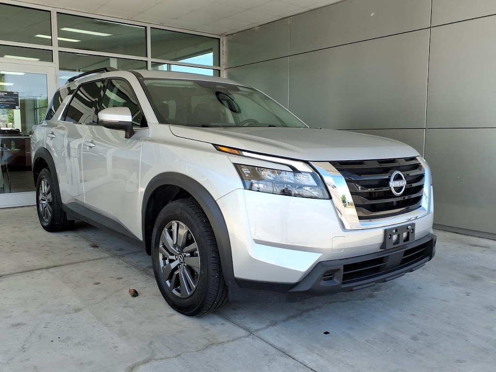 Used 2025 Nissan Pathfinder SV SUV