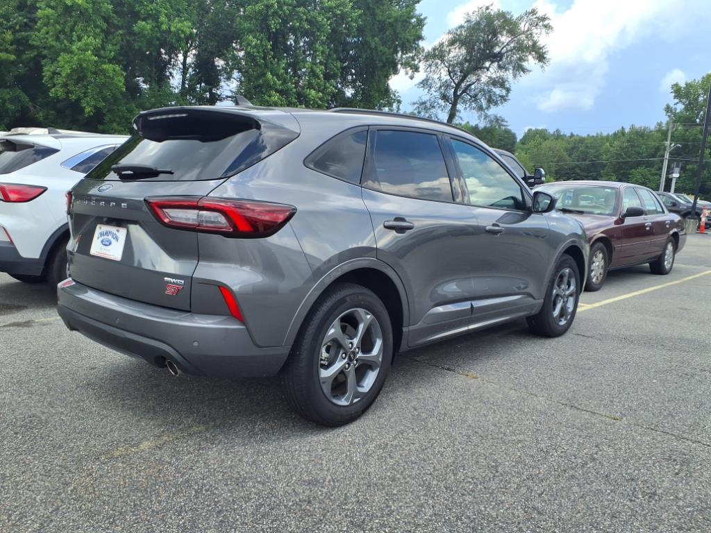 2023 Ford Escape ST-Line Select photo 3