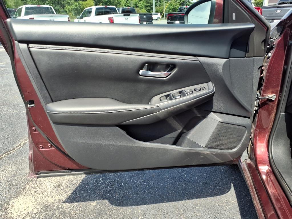 2024 Nissan Sentra SV photo 3
