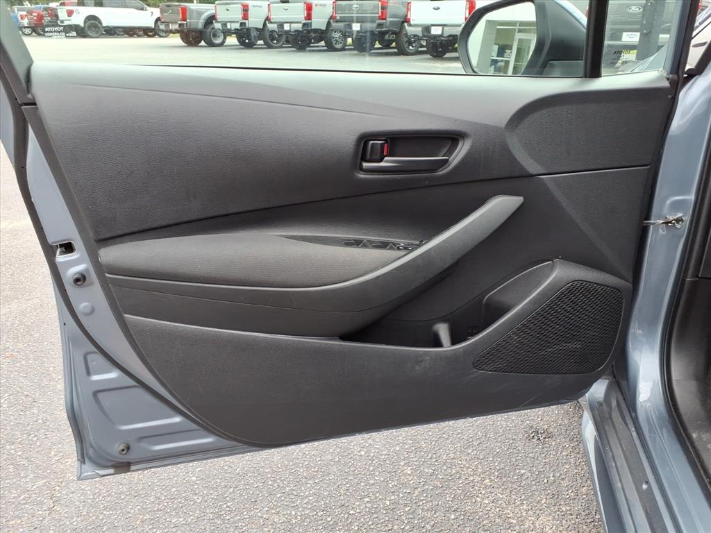 2023 Toyota Corolla LE photo 4