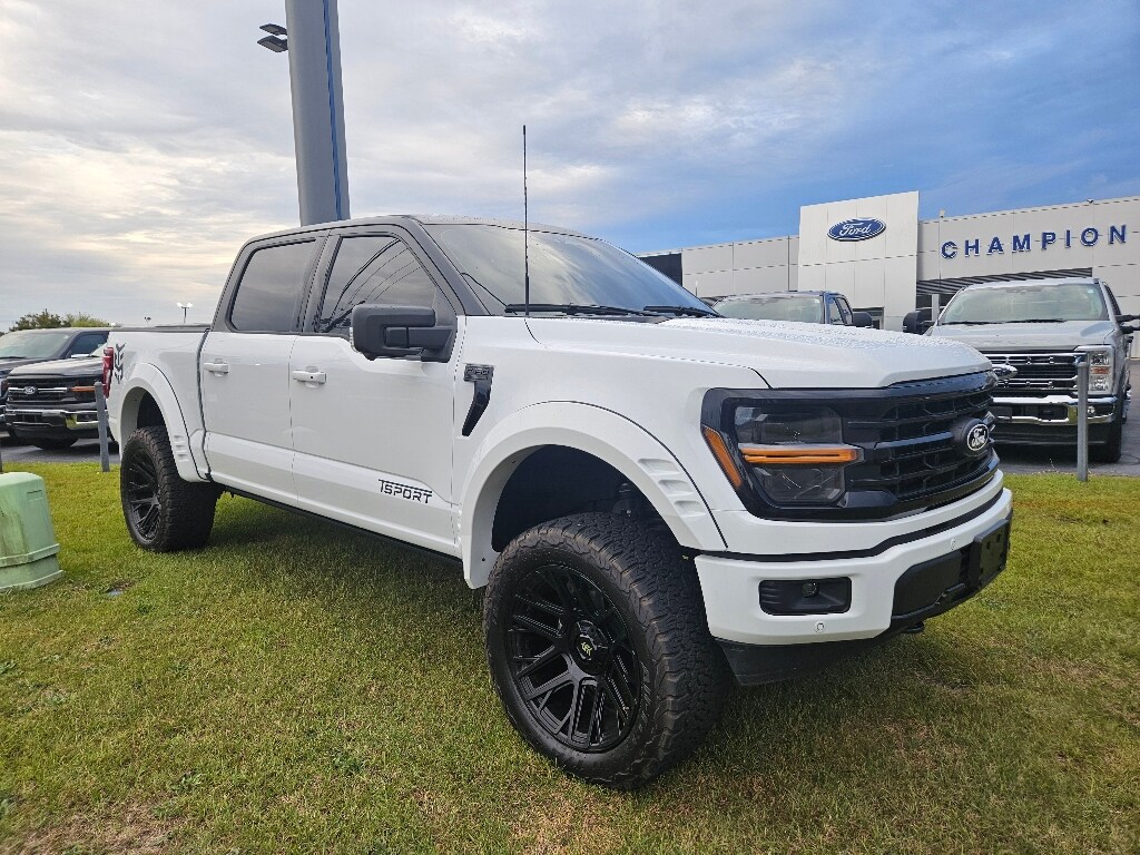 2025 Ford F-150 XLT photo 2