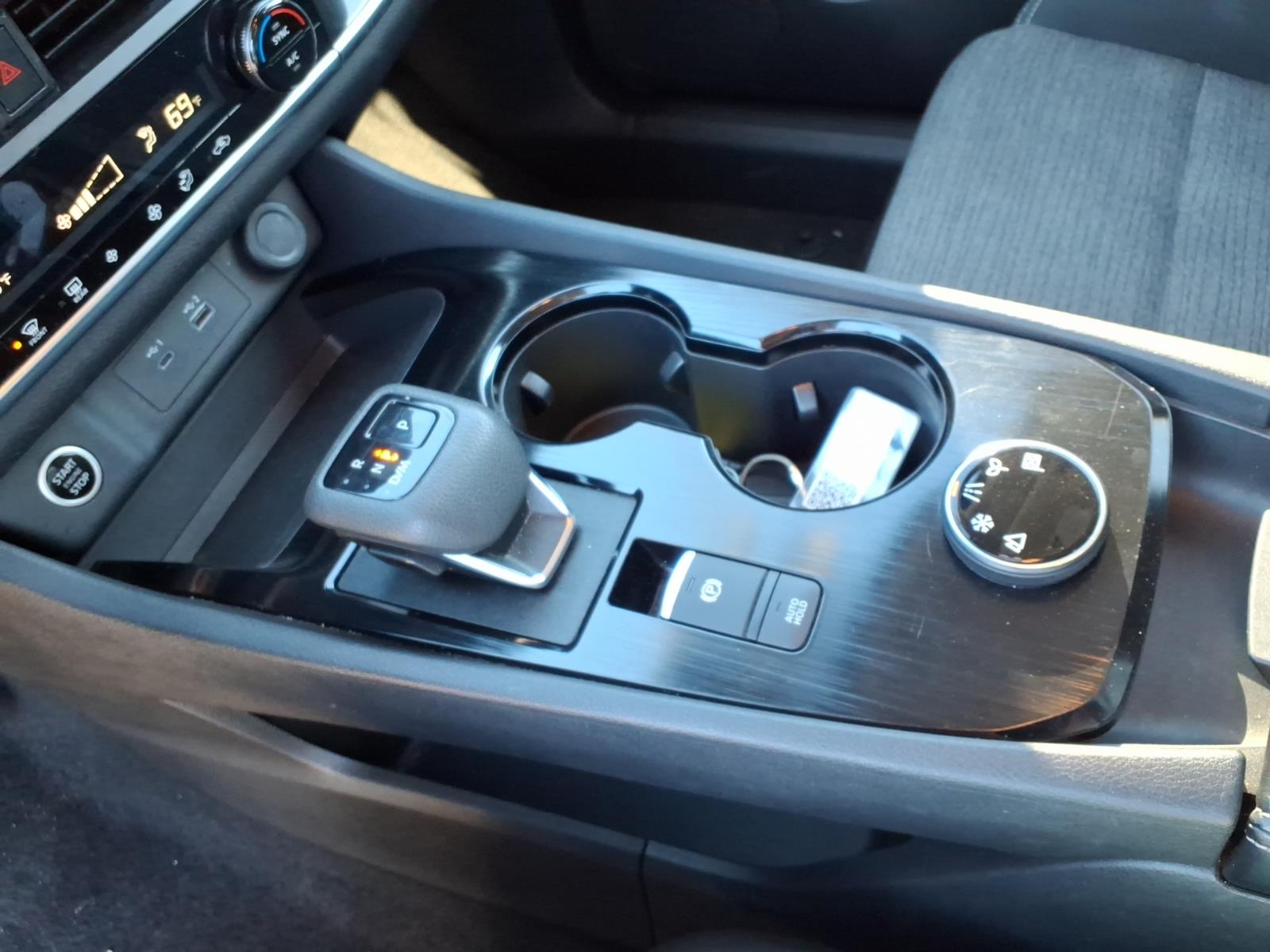2023 Nissan Rogue SV - Photo 13