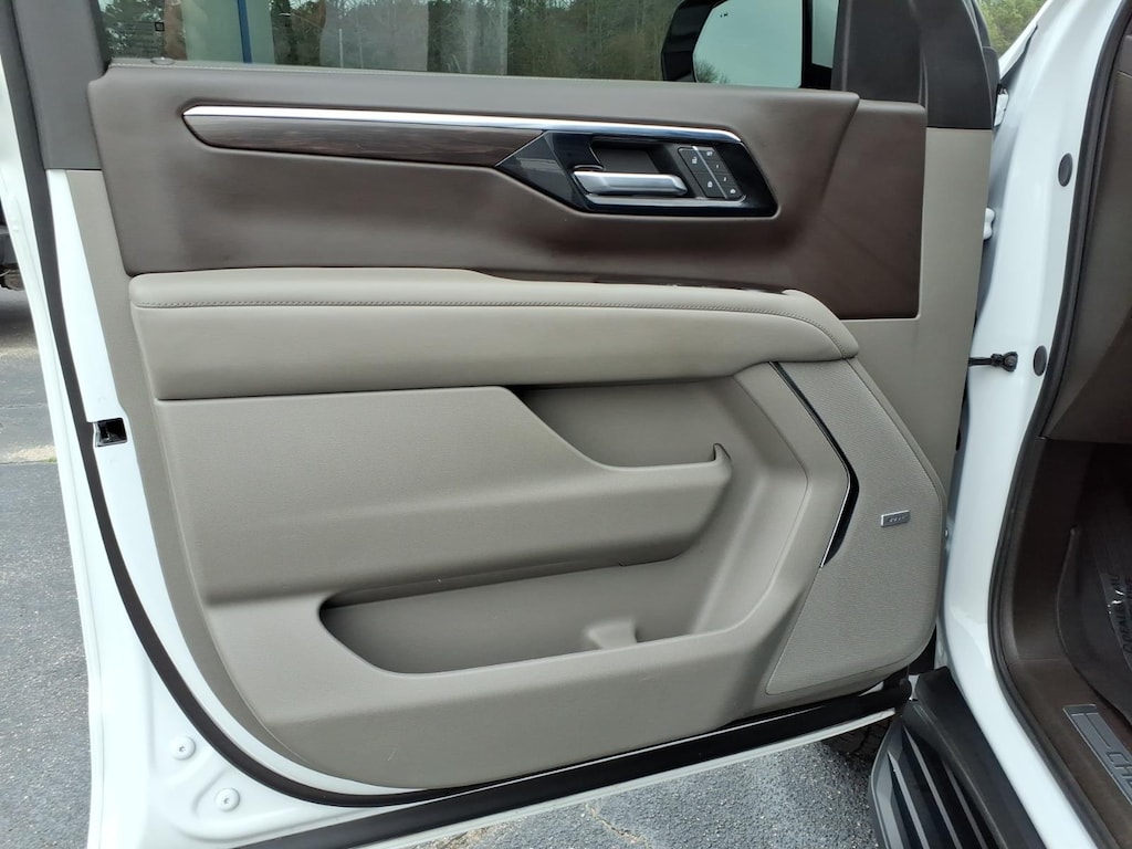 Used 2025 Chevrolet Suburban LT SUV