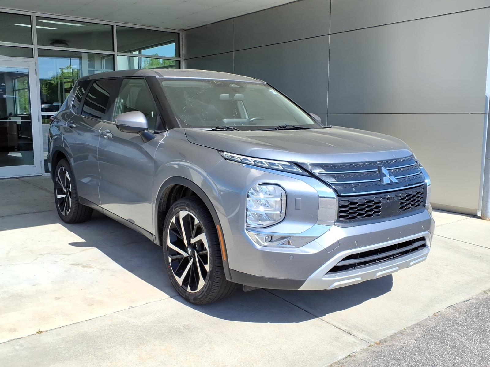 2024 Mitsubishi Outlander SE S-AWC's photo