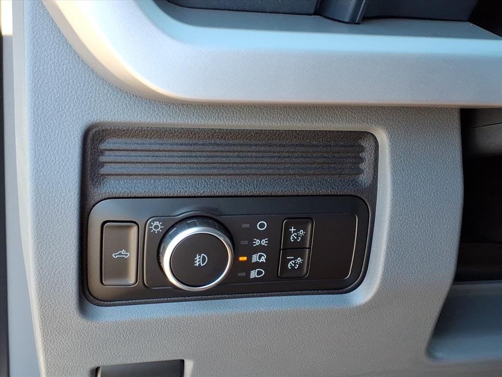 2026 Ford F-350 Super Duty XL - Photo 6