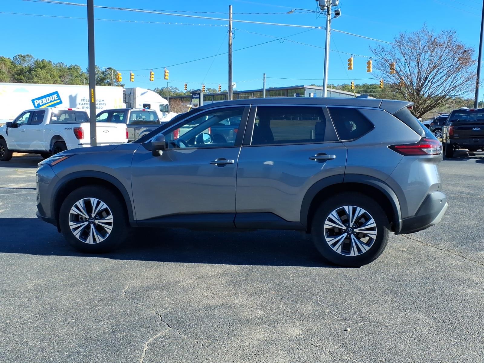 2023 Nissan Rogue SV - Photo 20