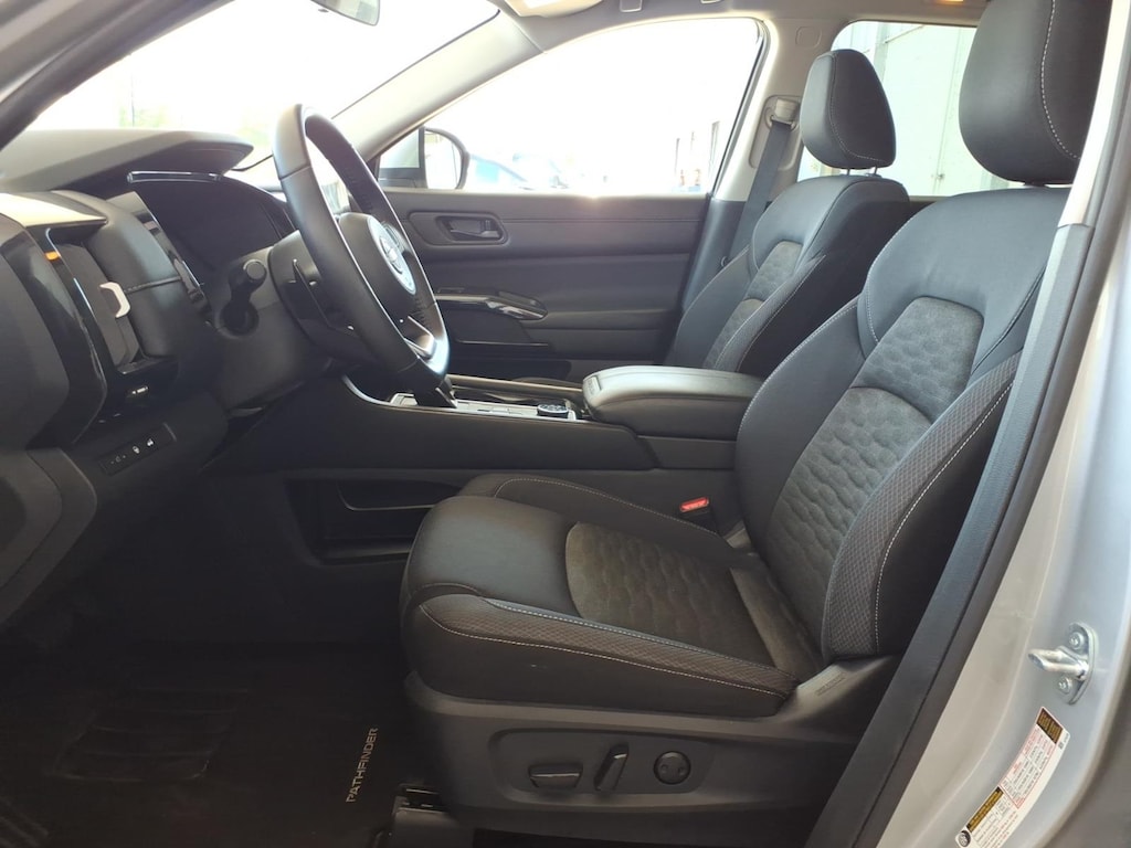 Used 2025 Nissan Pathfinder SV SUV