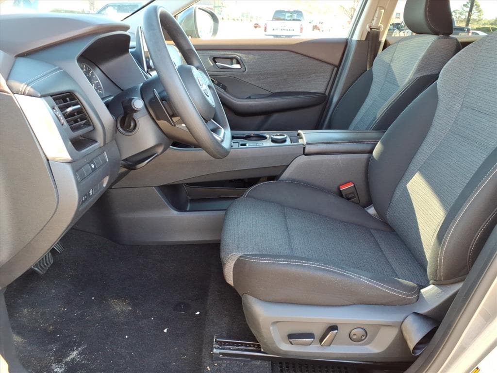 Used 2023 Nissan Rogue SV SUV