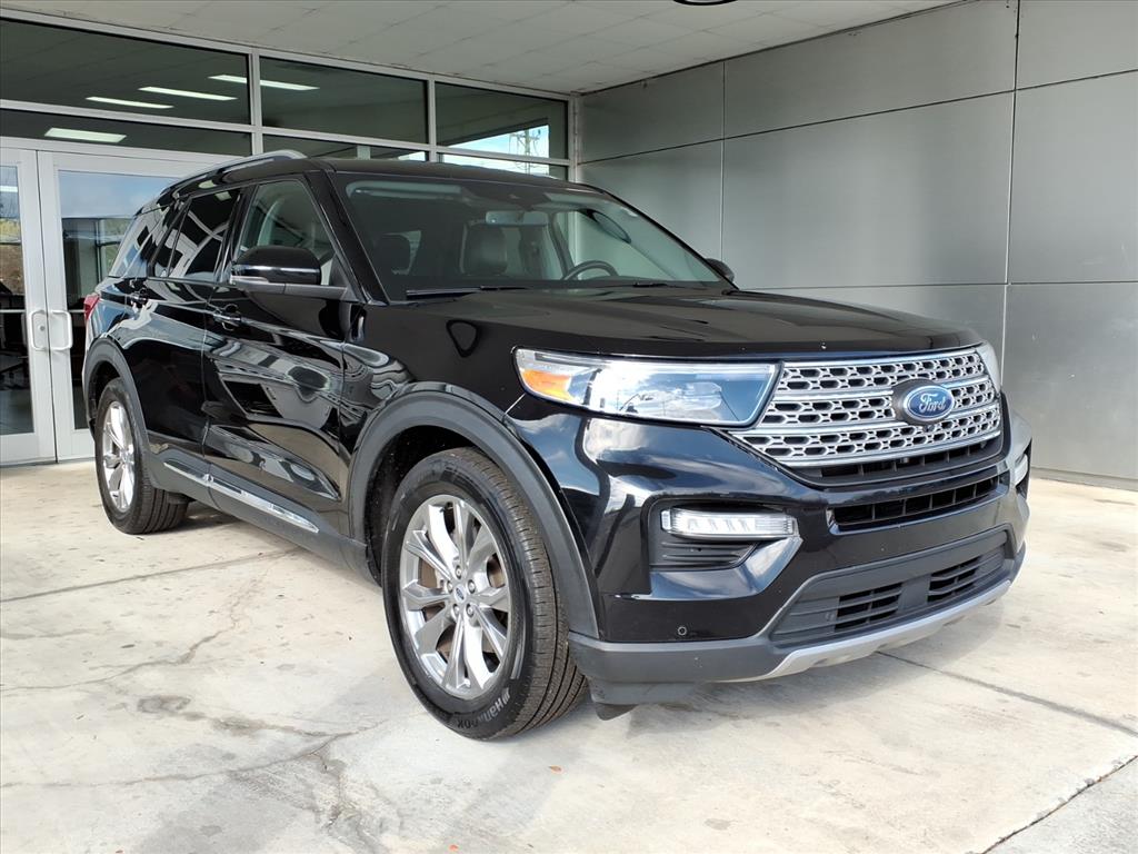 2023 Ford Explorer Limited's photo