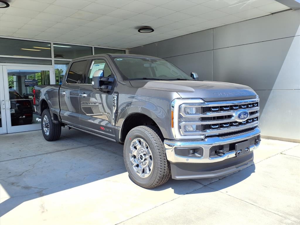 New 2026 Ford F-250 Super Duty Lariat 4x4 Lariat Crew Cab 6.8 ft. SB Pickup