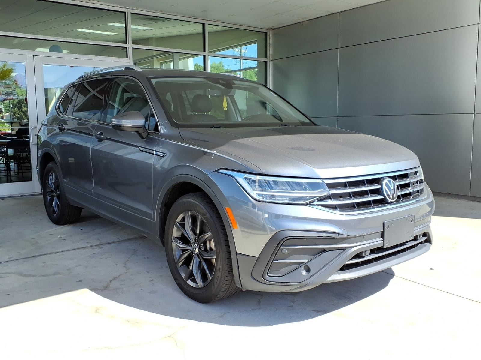 2023 Volkswagen Tiguan 2.0T SE's photo