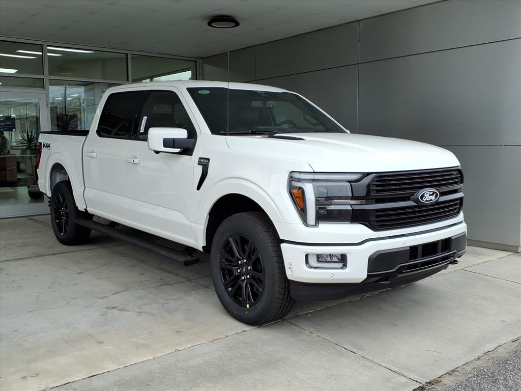 2025 Ford F-150 Platinum's photo