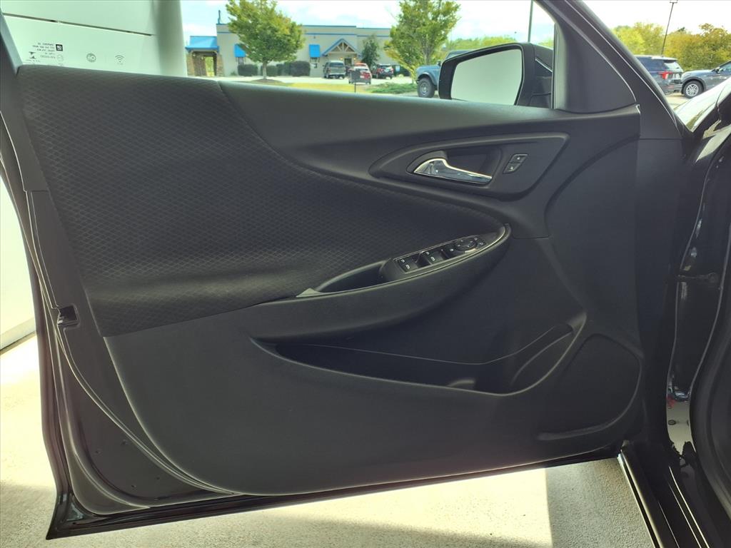 2024 Chevrolet Malibu 1LT photo 4