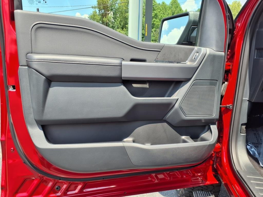 New 2025 Ford F-150 XLT 4x4 XLT SuperCrew 5.5 ft. SB