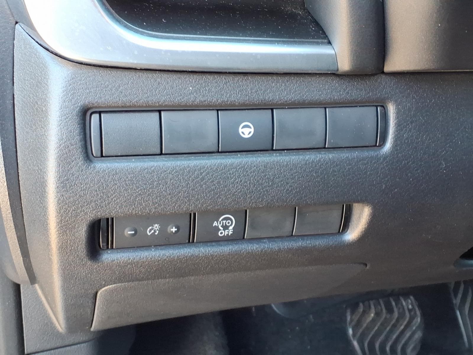 2023 Nissan Rogue SV - Photo 6