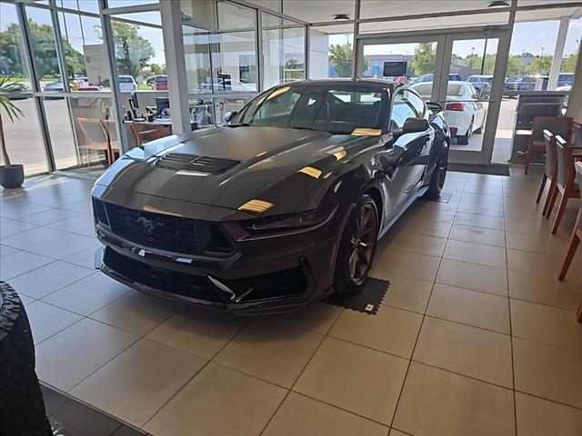 2025 Ford Mustang Dark Horse Deluxe photo 3