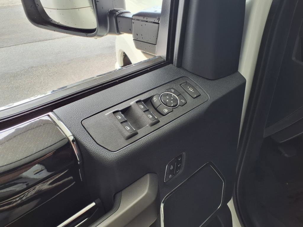 Used 2022 Ford F-250 Super Duty Platinum 4x4 Platinum Crew Cab 6.8 ft. SB Pickup