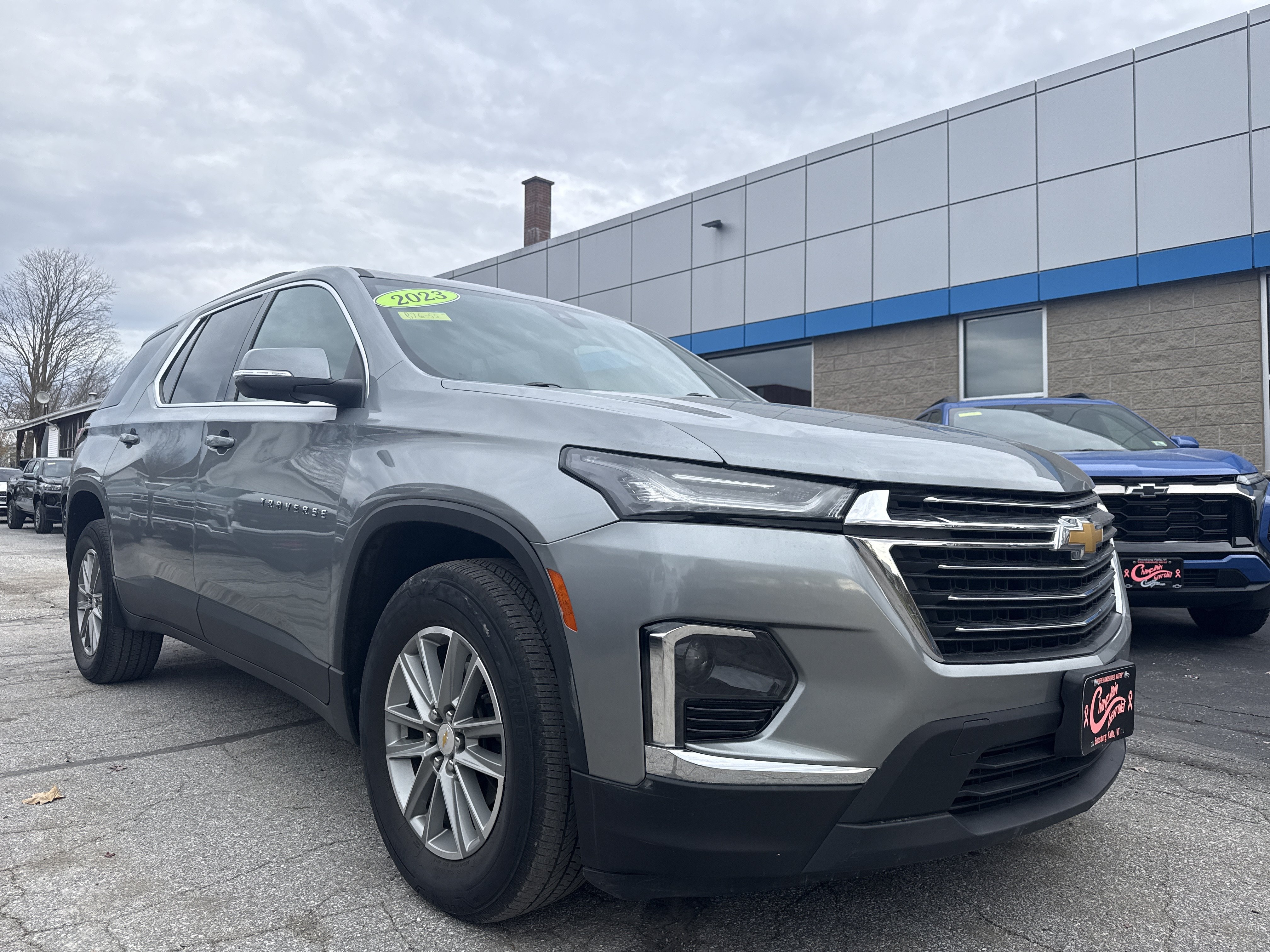 Used 2023 Chevrolet Traverse LT Cloth SUV
