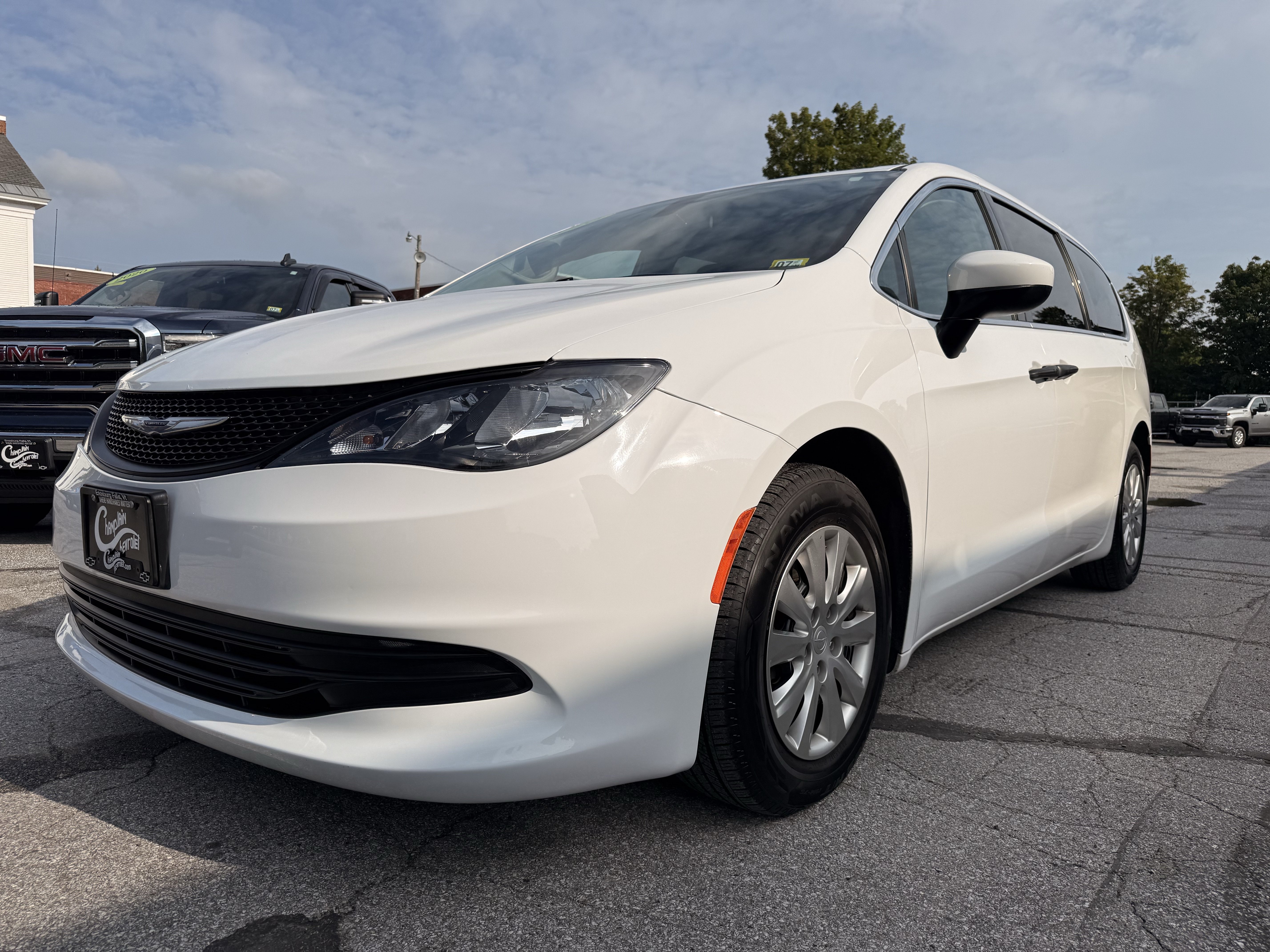 Used 2020 Chrysler Voyager L